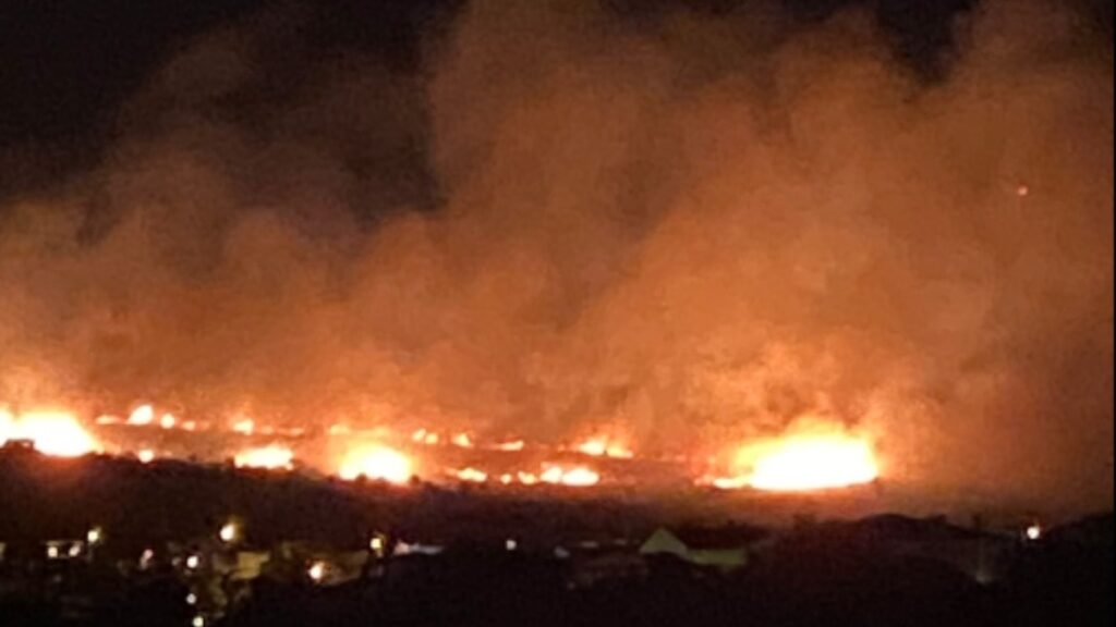 Çeşme’de makilik alanda yangın