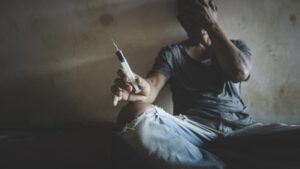 DSÖ: Alkol ve uyuşturucudan her yıl 3 milyondan fazla insan ölüyor