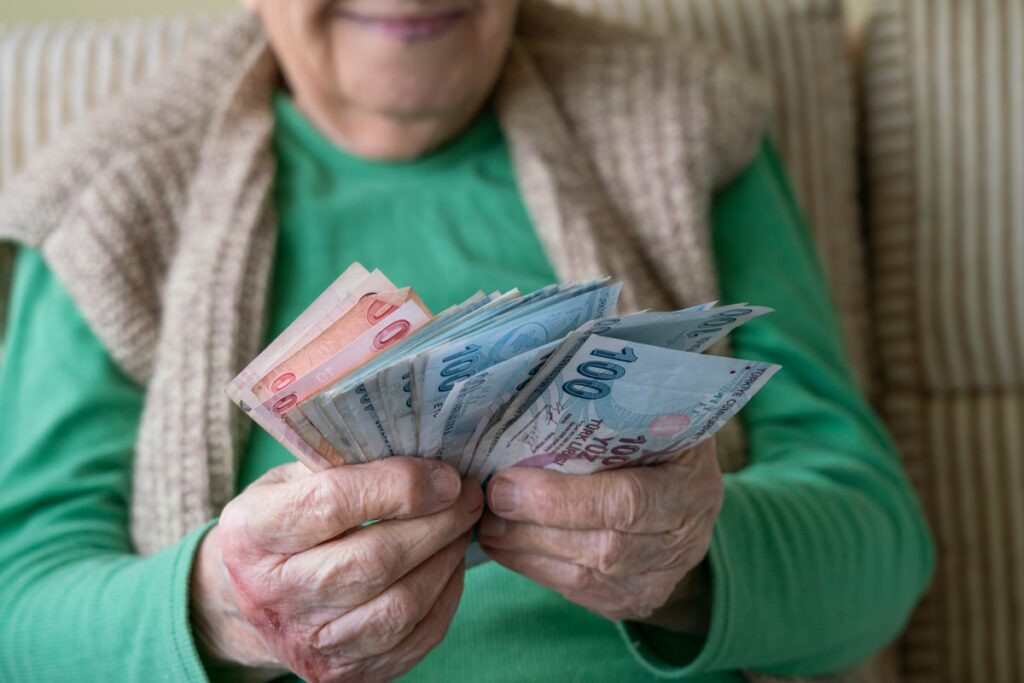 Emekli zammı ne kadar olacak? Emekli maaşı zammı belli gibi…