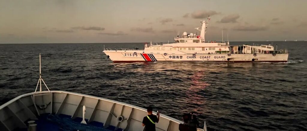 Güney Çin Denizi’nde tehlikeli yakınlaşma… İki gemi çarpıştı