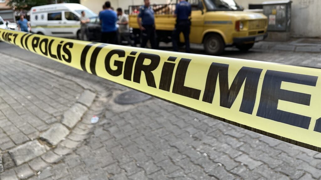 ‘Moloz’ kavgasında apartman yöneticisi öldürüldü