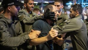 İsrailliler Netanyahu’nun istifası için sokağa döküldü