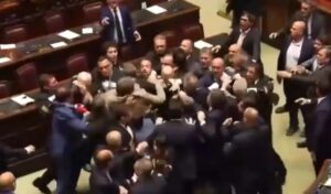 İtalya Meclisi’nden özerklik kavgası