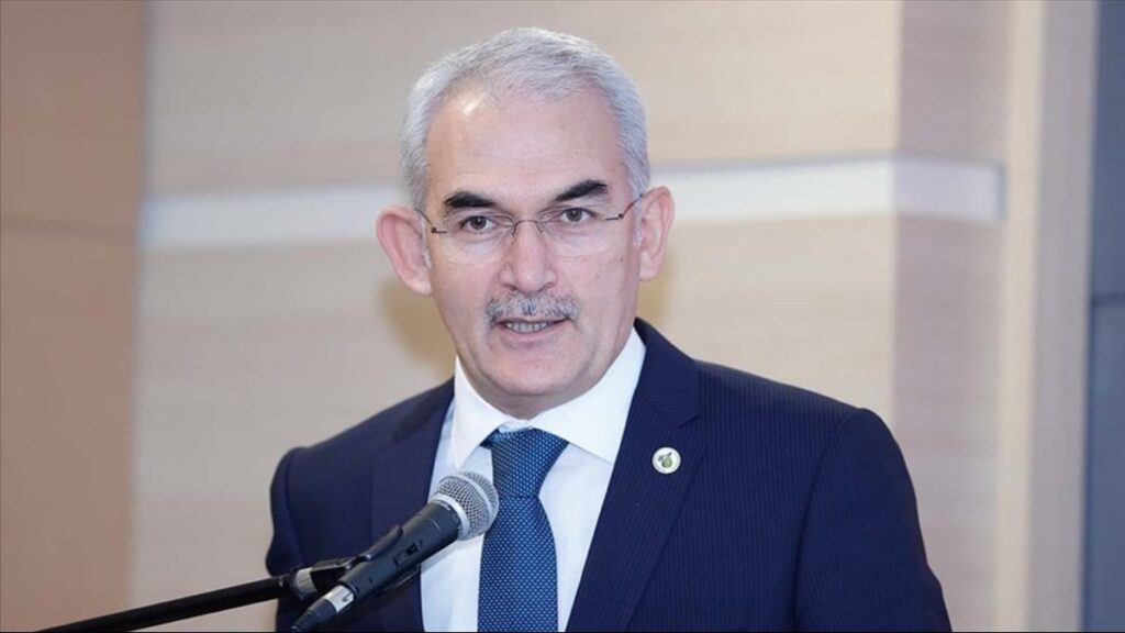 Orman genel müdürü yangın uyarısı yaparken yangın çıktı