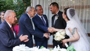 Özgür Özel ve eski CHP liderleri nikah şahidi oldu
