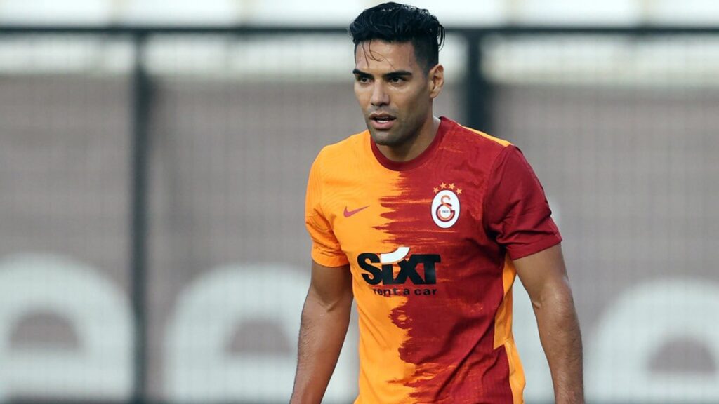 Radamel Falcao, 24 yıl sonra ülkesine döndü: Millonarios ile anlaştı