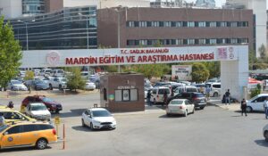 Üç yaşındaki Ensar otelin balkonundan düştü