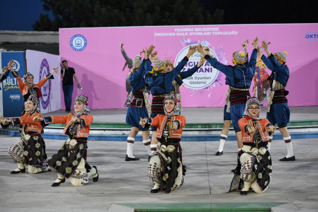 Yıldırım’da Erguvan Zamanı Coşkusu