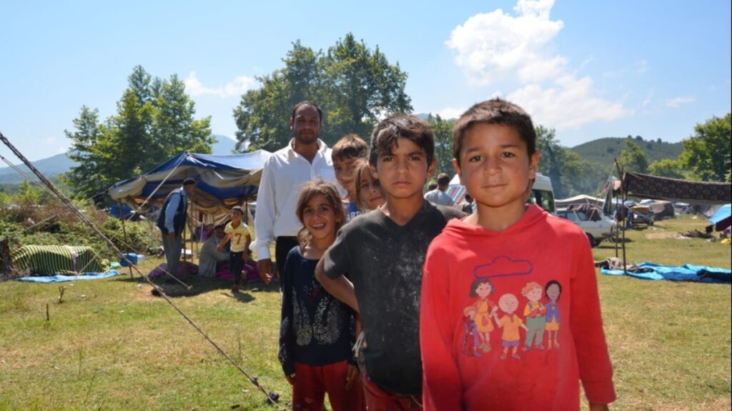 Yardıma muhtaç çocuklar ülkesi olduk