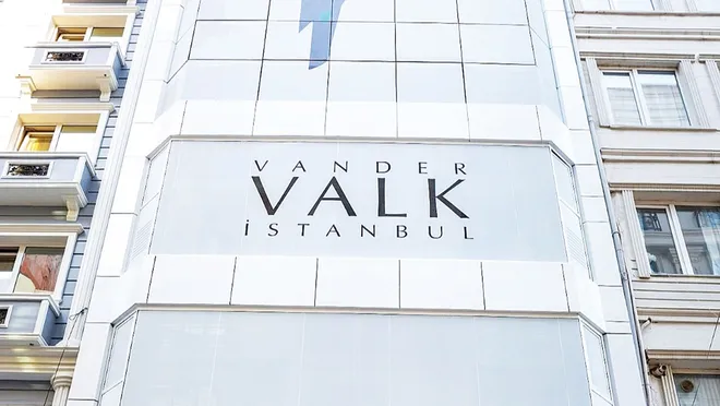 Hollanda merkezli konaklama devinden Demsa’ya Tukan kuşu davası