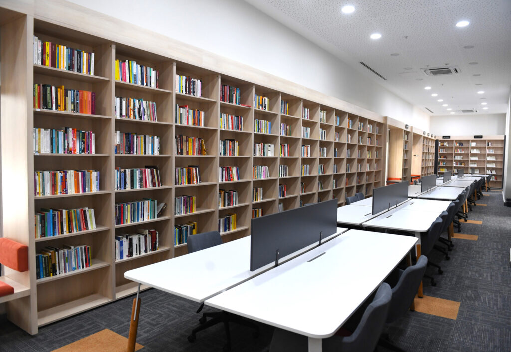 Hasan Ali Yücel Kütüphanesi ile Genç Kafe açıldı