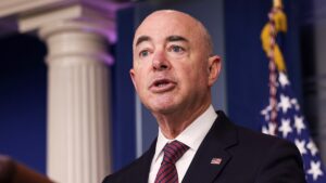 ABD’li bakandan ‘Trump’ itirafı