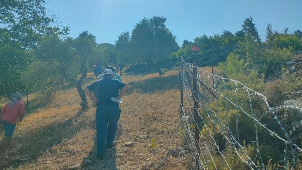Akbelen’de bu kez dikenli tel gerilimi
