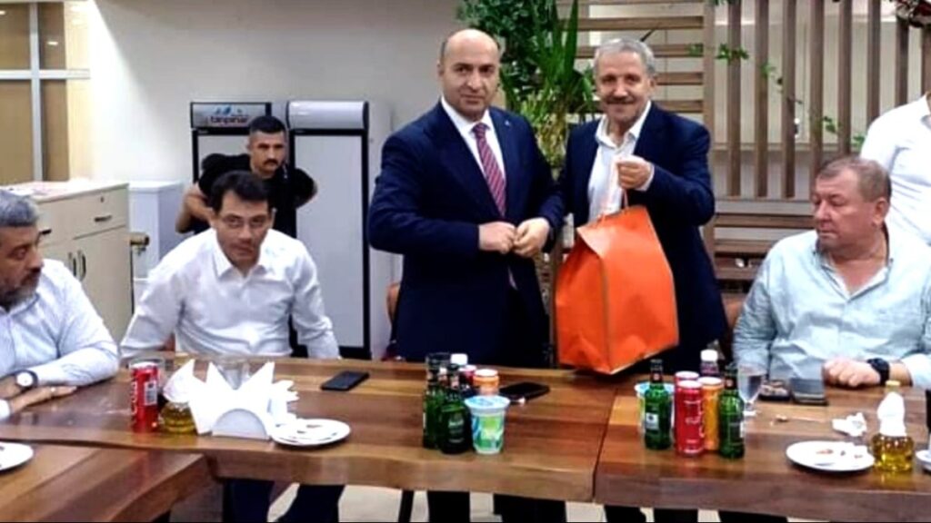 Al sana parti devleti! Başsavcı, general, kayyum, AKP il başkanı ve dahası