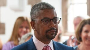 Avrupa’nın ilk siyahi başbakanı, koltukta 4 ay kalabildi