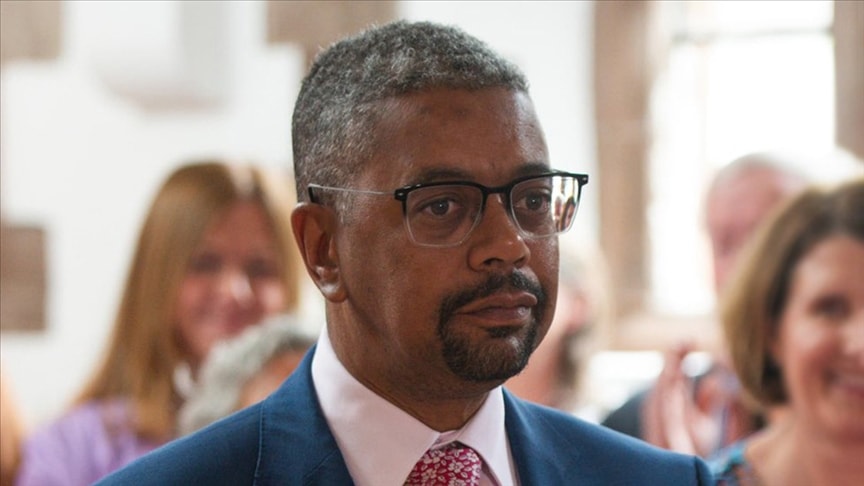 Avrupa’nın ilk siyahi başbakanı, koltukta 4 ay kalabildi