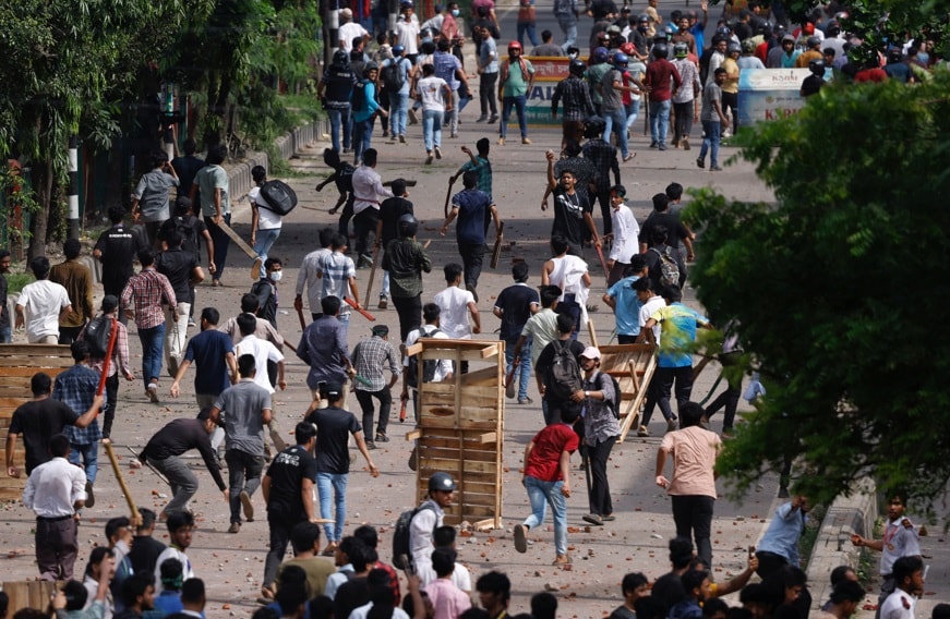 Bangladeş’te hayat durdu… Başbakan ordudan yardım istedi