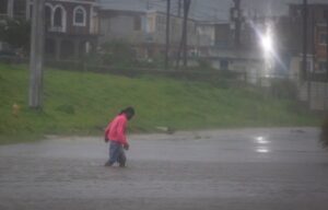 Beryl yıkıp geçiyor, ölü sayısı artıyor