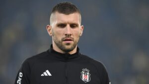 Beşiktaş’ta Ante Rebic krizi: Maaşını istiyor, ayrılmıyor