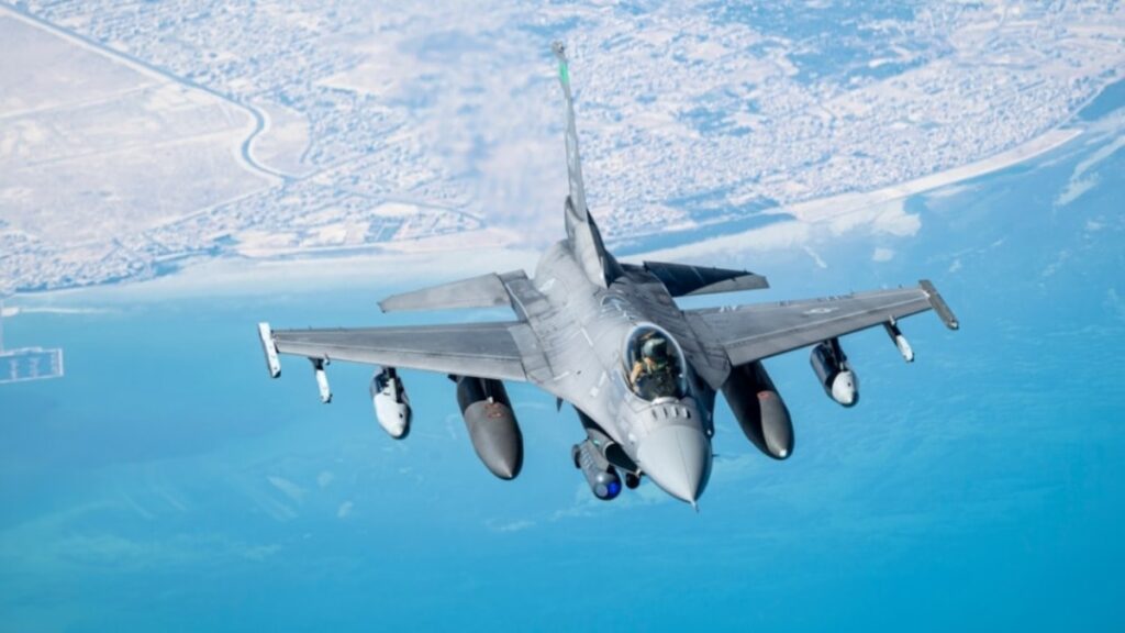 Bloomberg: Türkiye maliyetleri azaltmak için F-16 anlaşmasını küçültüyor