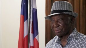 Devlet başkanı, maaşını yüzde 40 oranında düşürdü