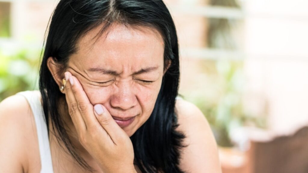 Diş çürüğü nedir? Nasıl önlenir?