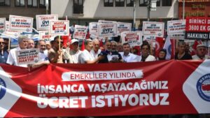 Emeklilere sadaka gibi  zam için hâlâ düşünüyorlar