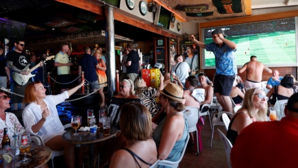 Euro 2024 finali İngiltere’de bar sektörünü hareketlendirdi
