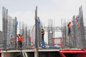 Hizmet, perakende ve inşaatta güven azaldı