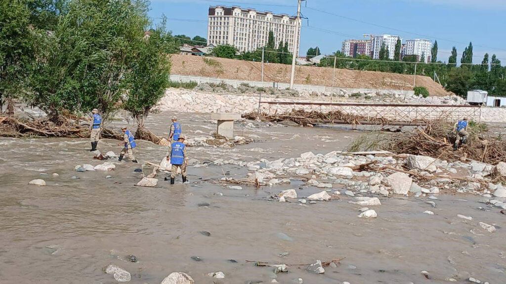 Kırgızistan’da sele kapılan 2 kişinin cansız bedeni, Özbekistan’da bulundu
