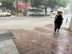 Meteoroloji uyardı: Sağanak yağış geliyor
