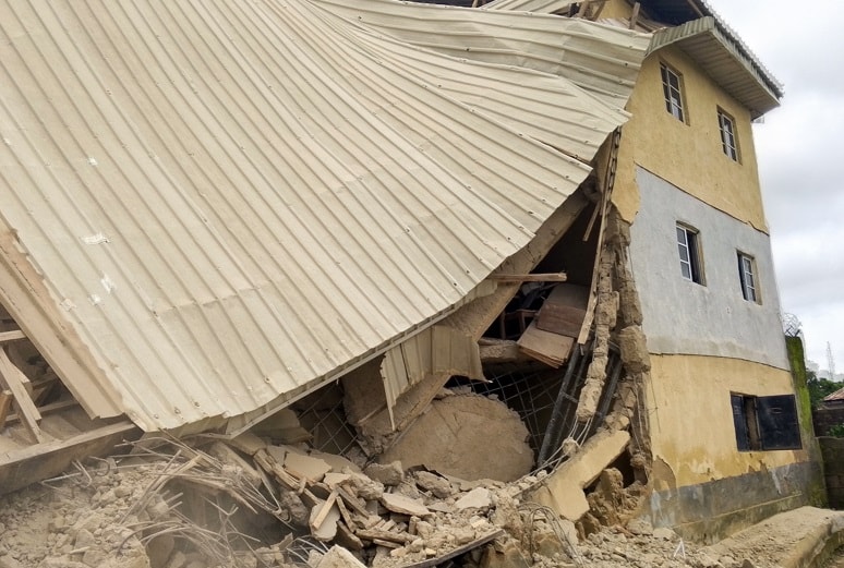 Öğrenciler sınavdayken okul çöktü: Çok sayıda ölü var
