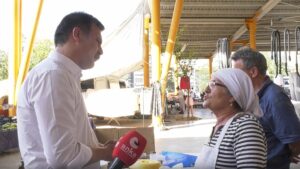 Pazar esnafı Erkan Baş’a dert yandı