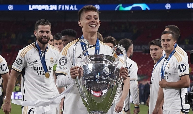 Real Madrid tarihin en büyük gelirine ulaştı! 1 milyar Euro’yu aştı…