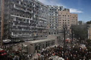 Rusya’dan yoğun füze saldırısı… Çocuk hastanesi vuruldu, ölü ve yararlılar var