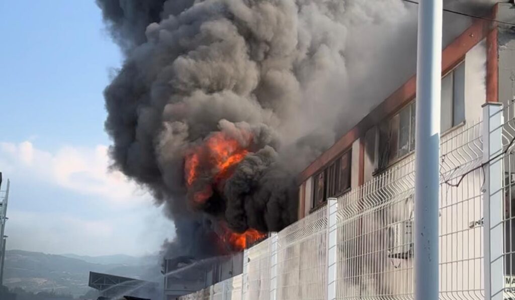 Sandalye fabrikasında yangın…