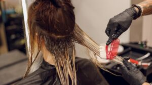 Sık saç boyayanlar dikkat! İşte zararları…