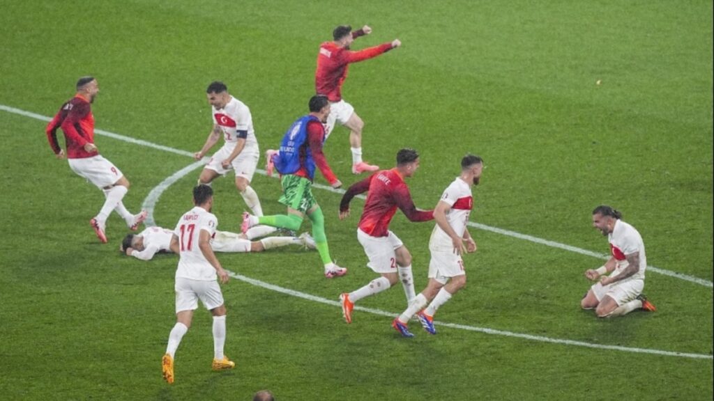 Türkiye 4. kez son 8’i gördü!