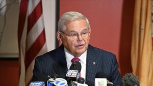 Türkiye karşıtı ABD’li senatöre Rumlar da sırtını döndü