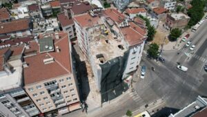 Yıldırım’da Riskli Binalar Yıkılıyor