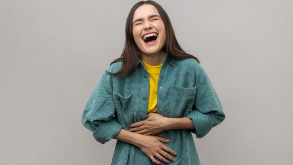 Yasalaştı: Günde 1 kere gülme zorunluluğu getirildi