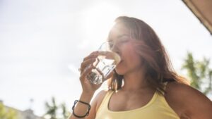 Yeterince su içip içmediğinizi bu basit yöntemle test edin