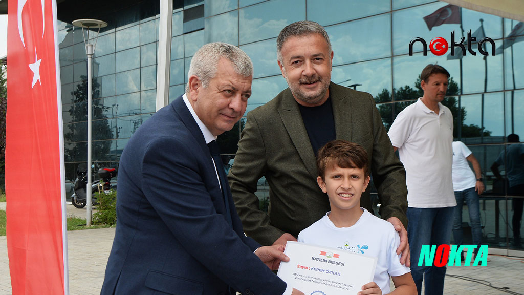 Bursa Osmangazi’de küçük kulaçların sertifika heyecanı