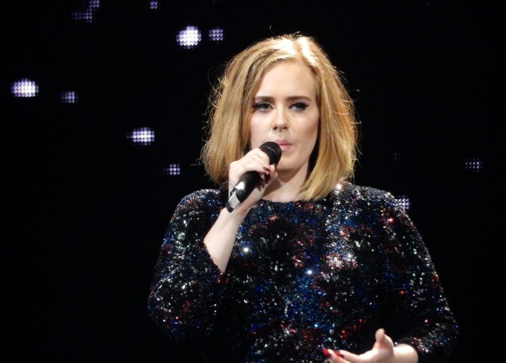 Adele, Rich Paul ile nişanlandığını açıkladı
