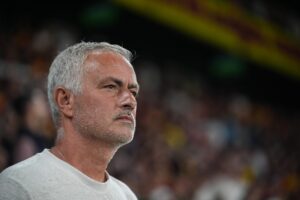 Fenerbahçe’de oklar Jose Mourinho’ya çevrildi