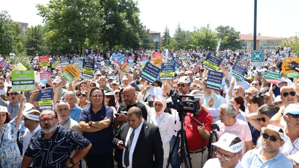 Muhasebeciler de meydanlara indi