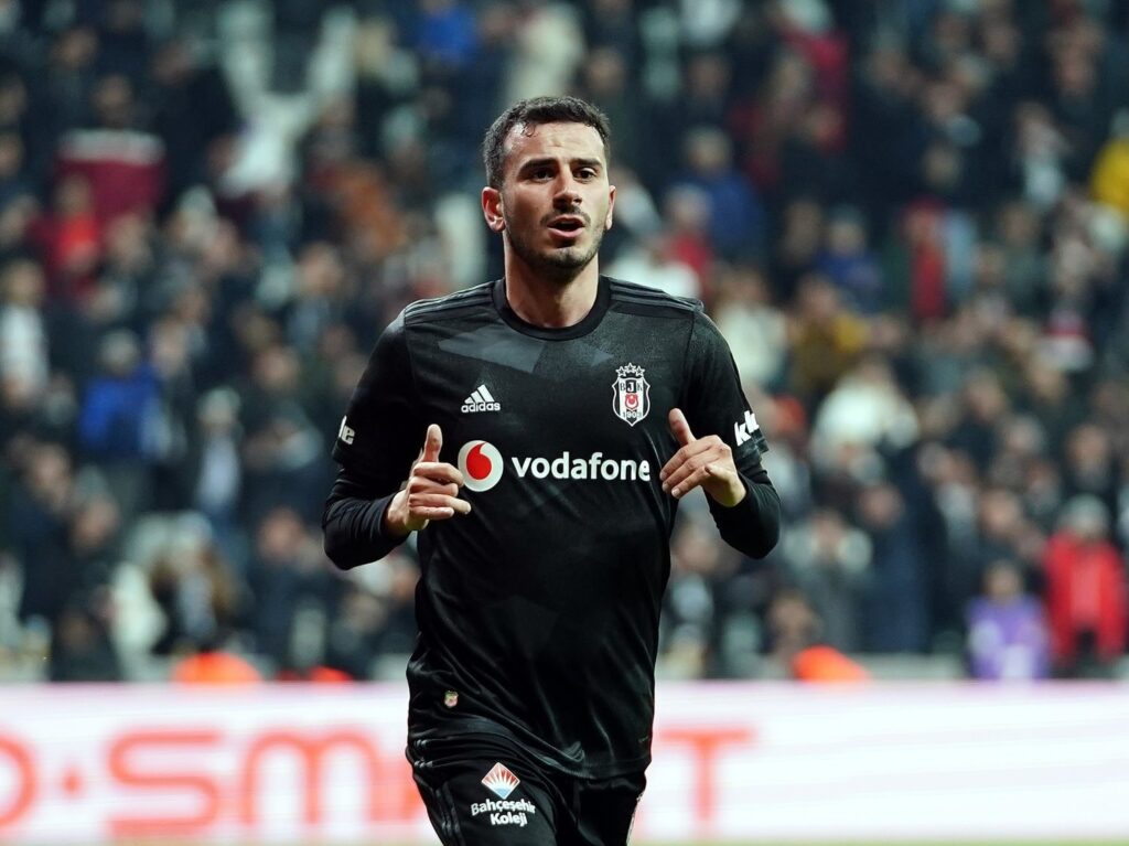 Oğuzhan Özyakup 31 yaşında futbolu bıraktı