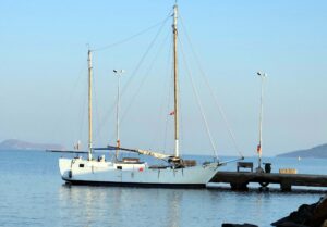 Polonya bayraklı yatta 98 göçmen 3 organizatör yakalandı