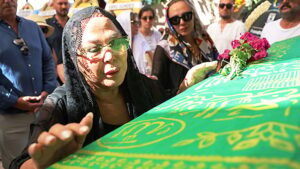 Safiye Soyman isyan etti: Dışarıdan ’40’ı beklesin’ demek kolay