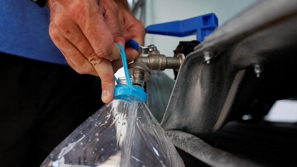 Turistlerin akın ettiği bölgede su krizi